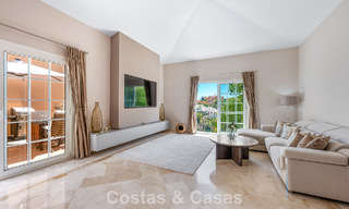 Ruime familiewoning te koop in een kleinschalige gated urbanisatie in het begeerde Nueva Andalucia, Marbella 801107 