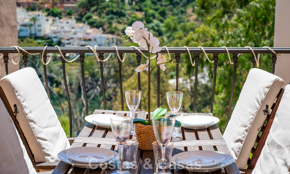 Ruime familiewoning te koop in een kleinschalige gated urbanisatie in het begeerde Nueva Andalucia, Marbella 801116