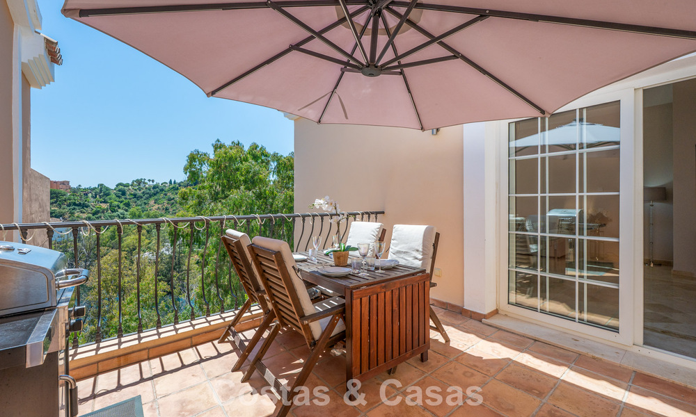 Ruime familiewoning te koop in een kleinschalige gated urbanisatie in het begeerde Nueva Andalucia, Marbella 801118