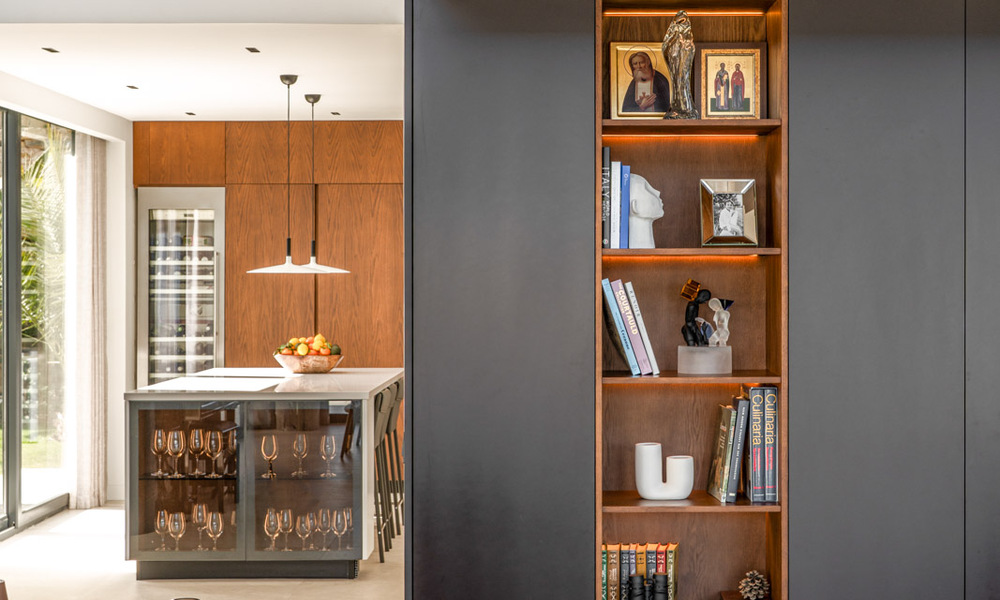 Indrukwekkende luxevilla met moderne minimalistische architectuur te koop in de heuvels van Oost-Marbella 801145