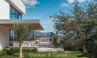 Indrukwekkende luxevilla met moderne minimalistische architectuur te koop in de heuvels van Oost-Marbella 801151 
