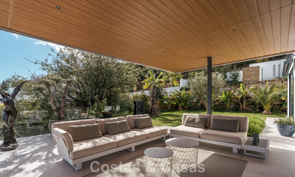 Indrukwekkende luxevilla met moderne minimalistische architectuur te koop in de heuvels van Oost-Marbella 801153