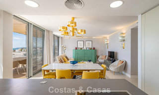 Exclusief penthouse met schitterend open zeezicht te koop aan het strand in Estepona 801258 
