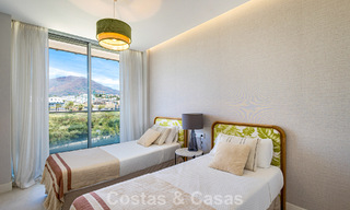 Exclusief penthouse met schitterend open zeezicht te koop aan het strand in Estepona 801273 