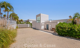 Hedendaagse luxevilla met strakke, moderne bouwstijl en adembenemend uitzicht te koop in Oost-Marbella 801165 
