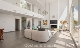 Hedendaagse luxevilla met strakke, moderne bouwstijl en adembenemend uitzicht te koop in Oost-Marbella 801190 