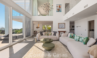 Hedendaagse luxevilla met strakke, moderne bouwstijl en adembenemend uitzicht te koop in Oost-Marbella 801192 