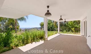 Hedendaagse luxevilla met strakke, moderne bouwstijl en adembenemend uitzicht te koop in Oost-Marbella 801206 