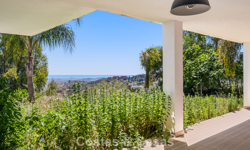 Hedendaagse luxevilla met strakke, moderne bouwstijl en adembenemend uitzicht te koop in Oost-Marbella 801207