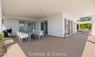 Hedendaagse luxevilla met strakke, moderne bouwstijl en adembenemend uitzicht te koop in Oost-Marbella 801215 