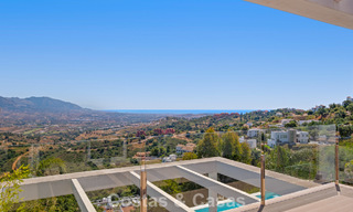 Hedendaagse luxevilla met strakke, moderne bouwstijl en adembenemend uitzicht te koop in Oost-Marbella 801231 