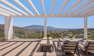 Hedendaagse luxevilla met strakke, moderne bouwstijl en adembenemend uitzicht te koop in Oost-Marbella 801235 