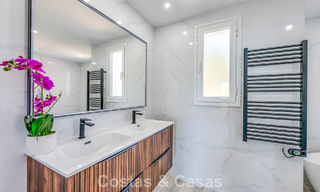 Lichtrijk, eigentijds gerenoveerd appartement met zeezicht te koop in de heuvels van La Quinta, Marbella - Benahavis 801303 