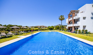 Prachtig 3-slaapkamer penthouse te koop met ruim dakterras in een golfomgeving van Marbella - Benahavis 801334 
