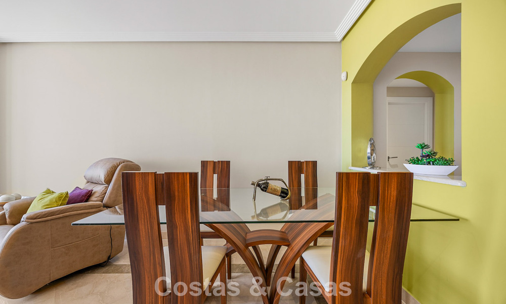 Prachtig 3-slaapkamer penthouse te koop met ruim dakterras in een golfomgeving van Marbella - Benahavis 801342