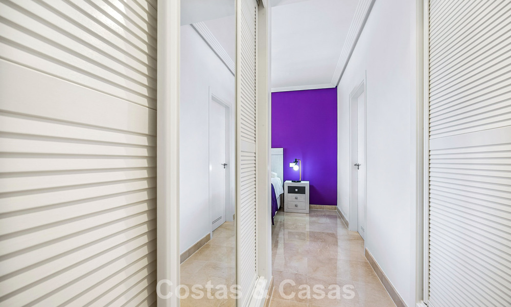 Prachtig 3-slaapkamer penthouse te koop met ruim dakterras in een golfomgeving van Marbella - Benahavis 801346
