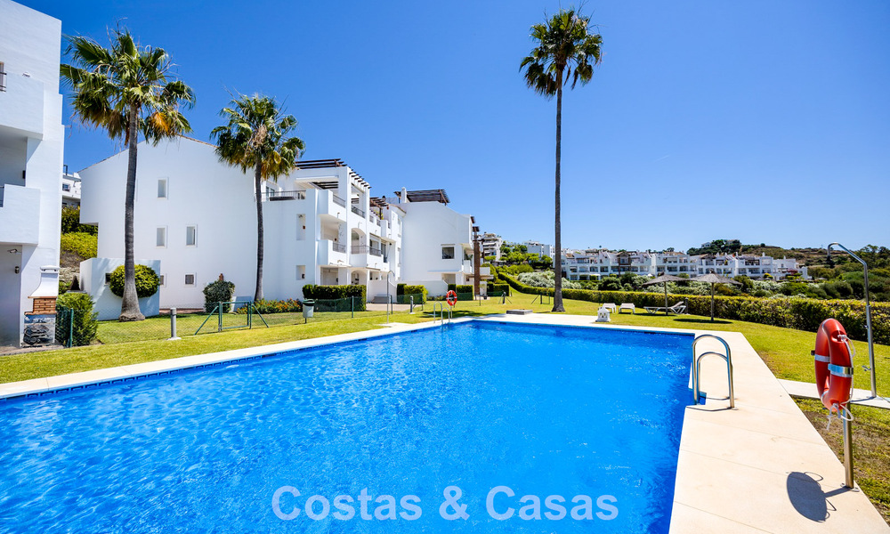 Prachtig 3-slaapkamer penthouse te koop met ruim dakterras in een golfomgeving van Marbella - Benahavis 801348