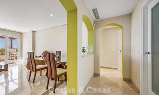 Prachtig 3-slaapkamer penthouse te koop met ruim dakterras in een golfomgeving van Marbella - Benahavis 801358 
