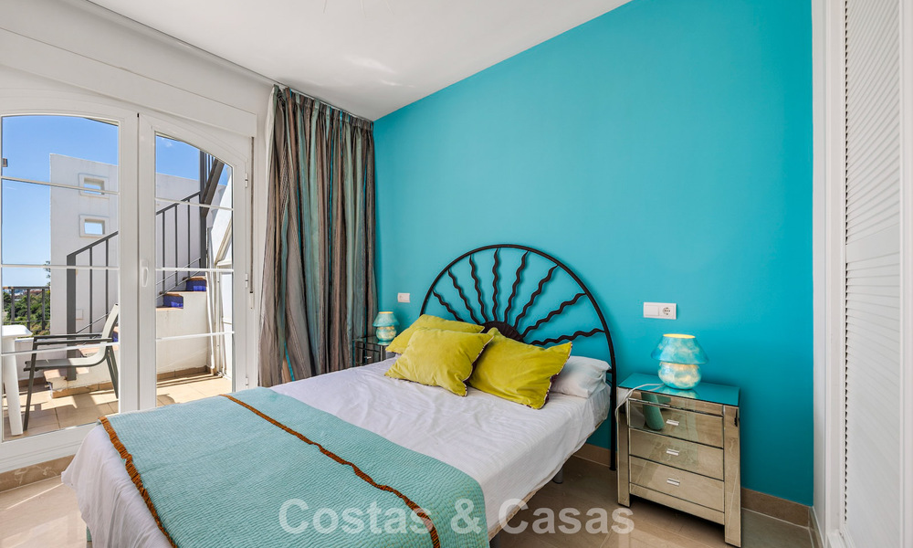 Prachtig 3-slaapkamer penthouse te koop met ruim dakterras in een golfomgeving van Marbella - Benahavis 801365