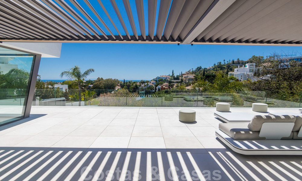 Instapklare, luxueuze, moderne villa te koop, met schitterend uitzicht in La Quinta, een golfurbanisatie in Marbella - Benahavis 801029
