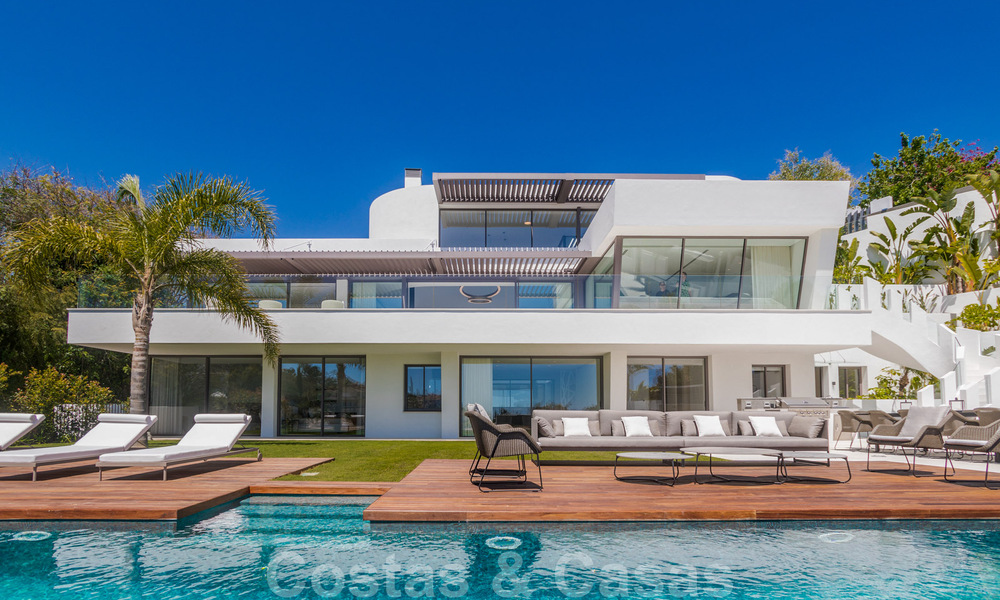 Instapklare, luxueuze, moderne villa te koop, met schitterend uitzicht in La Quinta, een golfurbanisatie in Marbella - Benahavis 801031