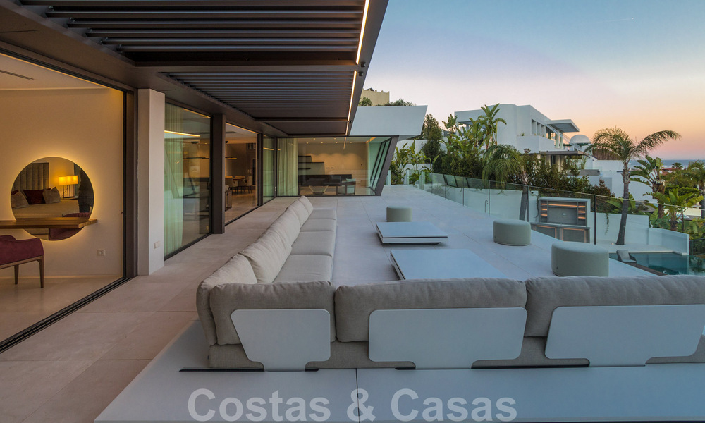 Instapklare, luxueuze, moderne villa te koop, met schitterend uitzicht in La Quinta, een golfurbanisatie in Marbella - Benahavis 801033
