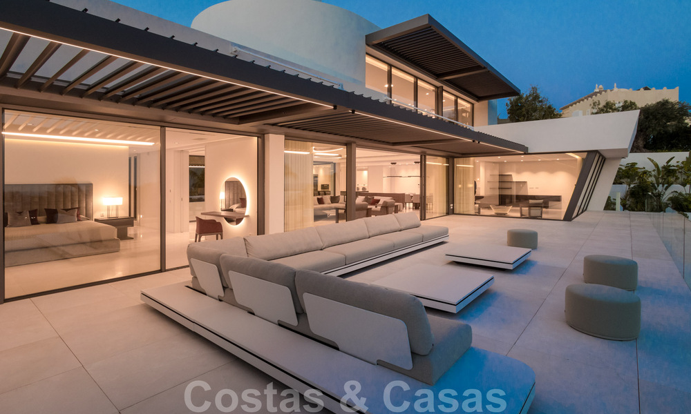 Instapklare, luxueuze, moderne villa te koop, met schitterend uitzicht in La Quinta, een golfurbanisatie in Marbella - Benahavis 801035