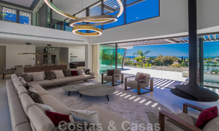 Instapklare, luxueuze, moderne villa te koop, met schitterend uitzicht in La Quinta, een golfurbanisatie in Marbella - Benahavis 801036 