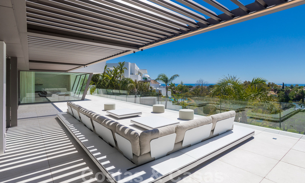 Instapklare, luxueuze, moderne villa te koop, met schitterend uitzicht in La Quinta, een golfurbanisatie in Marbella - Benahavis 801037
