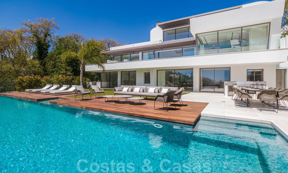 Instapklare, luxueuze, moderne villa te koop, met schitterend uitzicht in La Quinta, een golfurbanisatie in Marbella - Benahavis 801046