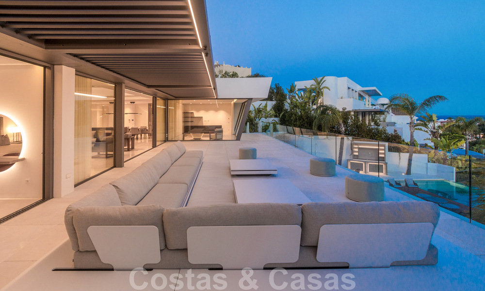 Instapklare, luxueuze, moderne villa te koop, met schitterend uitzicht in La Quinta, een golfurbanisatie in Marbella - Benahavis 801051