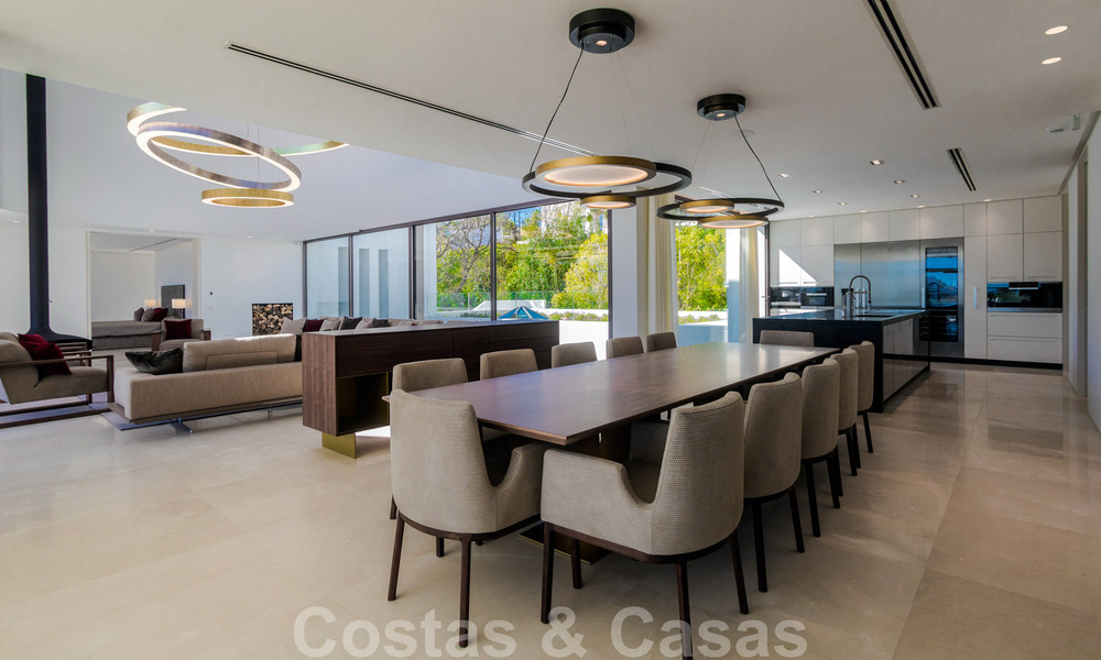 Instapklare, luxueuze, moderne villa te koop, met schitterend uitzicht in La Quinta, een golfurbanisatie in Marbella - Benahavis 801053