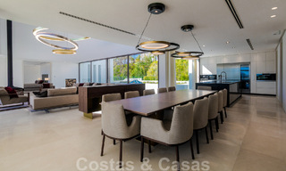 Instapklare, luxueuze, moderne villa te koop, met schitterend uitzicht in La Quinta, een golfurbanisatie in Marbella - Benahavis 801053 