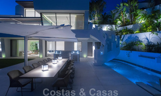 Instapklare, luxueuze, moderne villa te koop, met schitterend uitzicht in La Quinta, een golfurbanisatie in Marbella - Benahavis 801055 