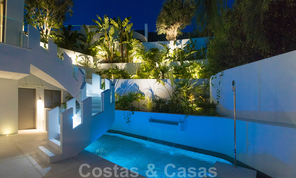 Instapklare, luxueuze, moderne villa te koop, met schitterend uitzicht in La Quinta, een golfurbanisatie in Marbella - Benahavis 801057
