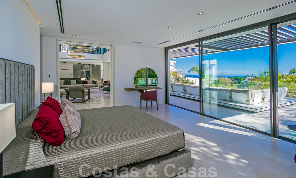Instapklare, luxueuze, moderne villa te koop, met schitterend uitzicht in La Quinta, een golfurbanisatie in Marbella - Benahavis 801067