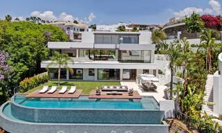 Instapklare, luxueuze, moderne villa te koop, met schitterend uitzicht in La Quinta, een golfurbanisatie in Marbella - Benahavis 801072 