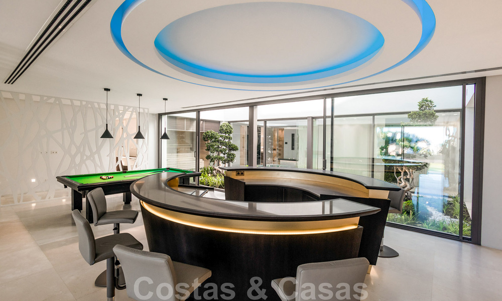 Instapklare, luxueuze, moderne villa te koop, met schitterend uitzicht in La Quinta, een golfurbanisatie in Marbella - Benahavis 801078