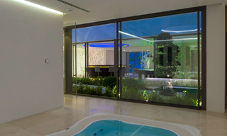 Instapklare, luxueuze, moderne villa te koop, met schitterend uitzicht in La Quinta, een golfurbanisatie in Marbella - Benahavis 801082 