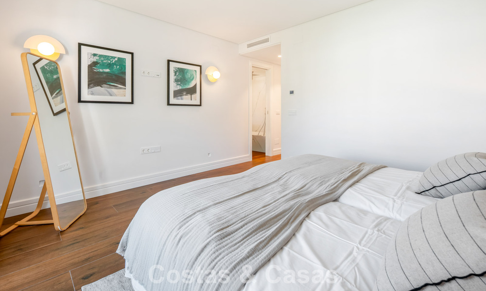 Ruim, luxe appartement te koop in een begeerd complex op de Golden Mile, Marbella 801374