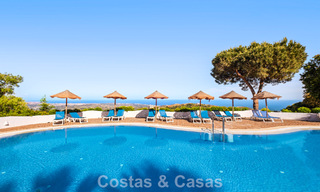 Ruim appartement met supergrote privétuin en prachtige vergezichten te koop ten oosten van Marbella 801419 