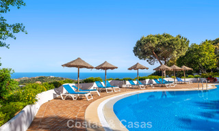 Ruim appartement met supergrote privétuin en prachtige vergezichten te koop ten oosten van Marbella 801421 