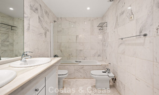 Ruim appartement met supergrote privétuin en prachtige vergezichten te koop ten oosten van Marbella 801435 