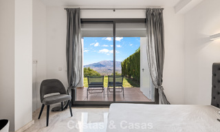 Ruim appartement met supergrote privétuin en prachtige vergezichten te koop ten oosten van Marbella 801443 