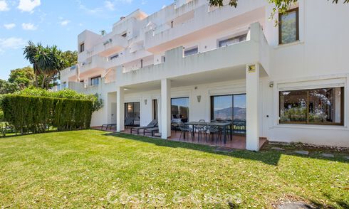 Ruim appartement met supergrote privétuin en prachtige vergezichten te koop ten oosten van Marbella centrum 801452