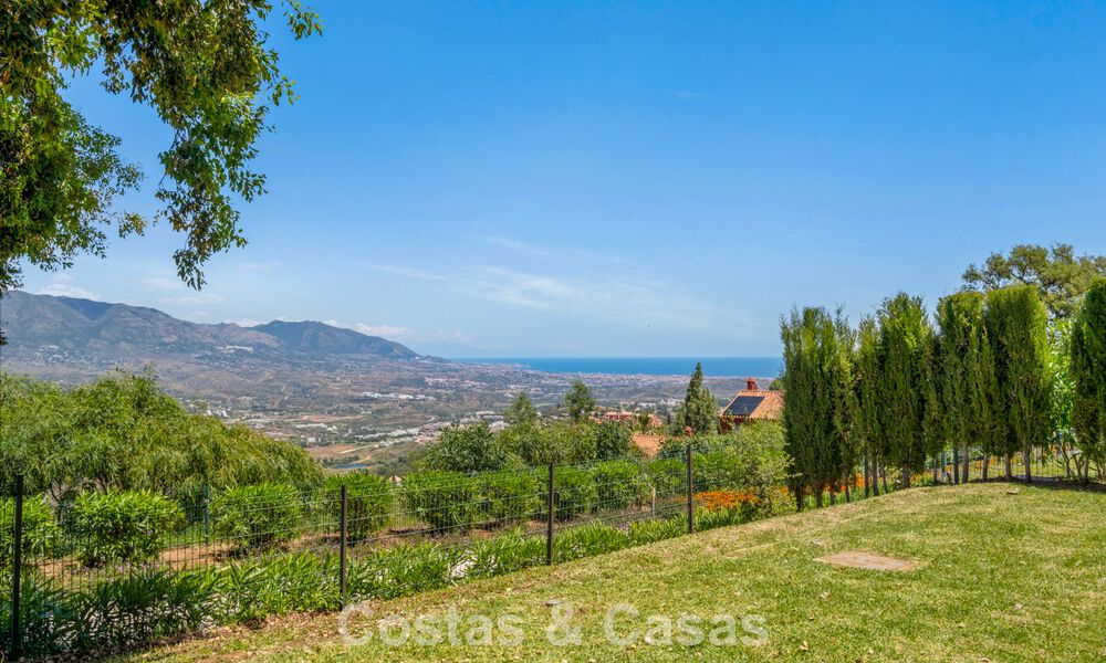 Ruim appartement met supergrote privétuin en prachtige vergezichten te koop ten oosten van Marbella 801454