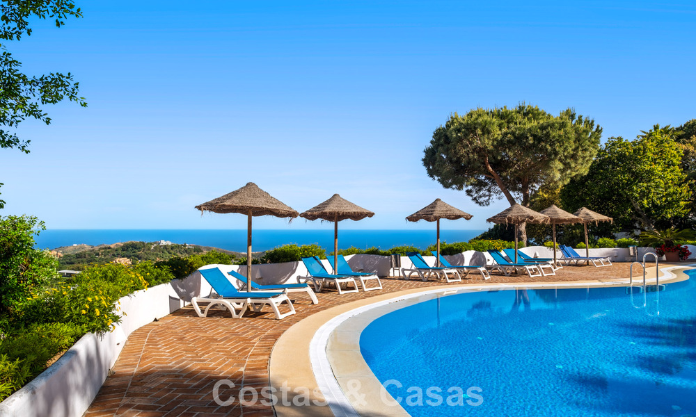Royaal, modern penthouse met weidse vergezichten te koop ten oosten van Marbella 801495