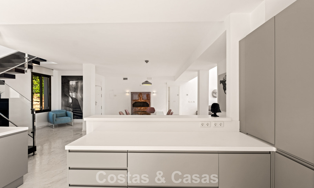 Royaal, modern penthouse met weidse vergezichten te koop ten oosten van Marbella 801501