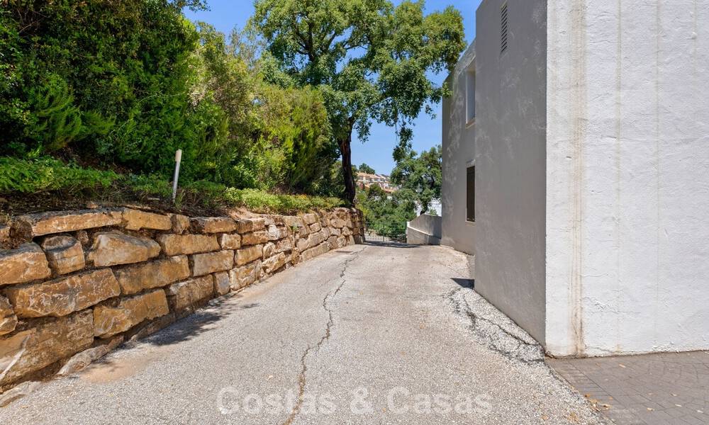 Royaal, modern penthouse met weidse vergezichten te koop ten oosten van Marbella 801525