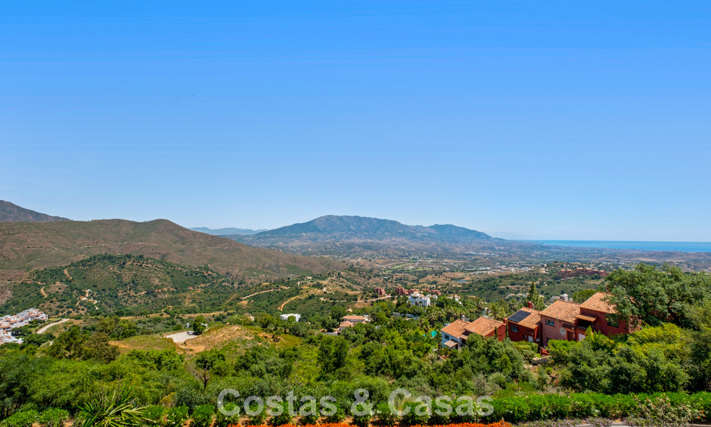 Royaal, modern penthouse met weidse vergezichten te koop ten oosten van Marbella 801531